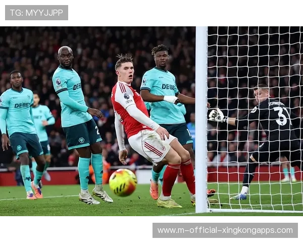 吉约克雷斯缺席原因曝光阿森纳球迷炸开锅，吉约vs迪恩